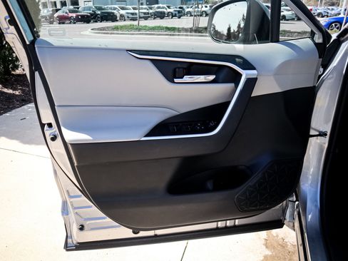 Used 2022 Toyota RAV4 XLE w/ Convenience Package image 14