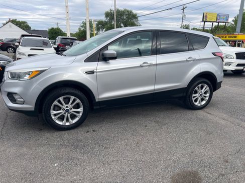 Used 2017 Ford Escape SE w/ SE Cold Weather Package AWD/4WD image 10