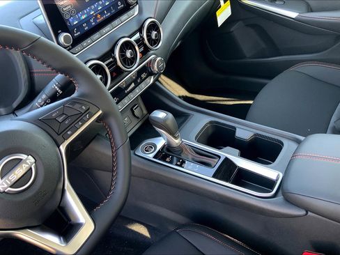 New 2025 Nissan Sentra SR w/ SR Premium Package image 8