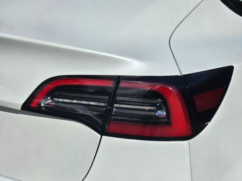 Used 2023 Tesla Model 3 Standard Range image 29