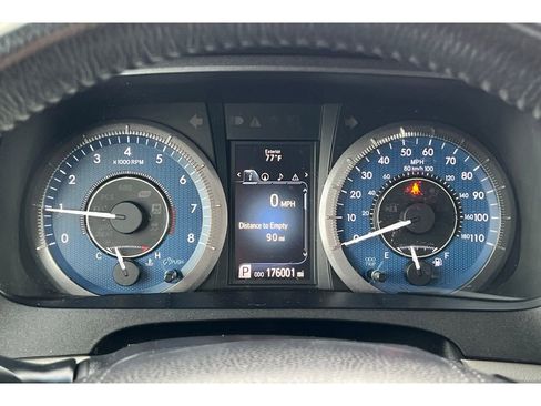 Used 2017 Toyota Sienna XLE w/ XLE Navigation Package image 27