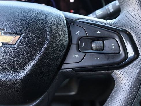 Used 2025 Chevrolet Trax LT FWD image 34