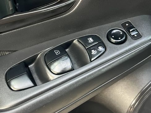 Used 2024 Nissan Kicks S image 14