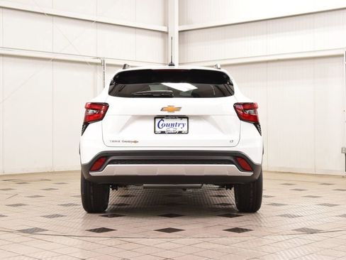 New 2026 Chevrolet Trax LT w/ Driver Confidence Package FWD image 7