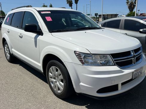 Used 2018 Dodge Journey SE w/ Connectivity Group image 3