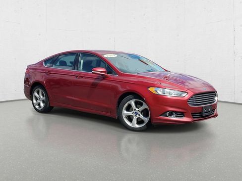 Used 2015 Ford Fusion SE w/ Equipment Group 201A AWD/4WD image 2