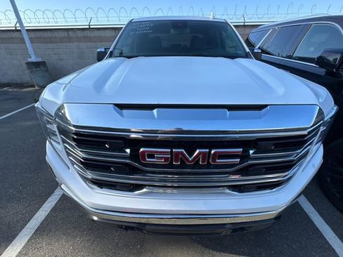 Used 2025 GMC Sierra 1500 SLT AWD/4WD image 3