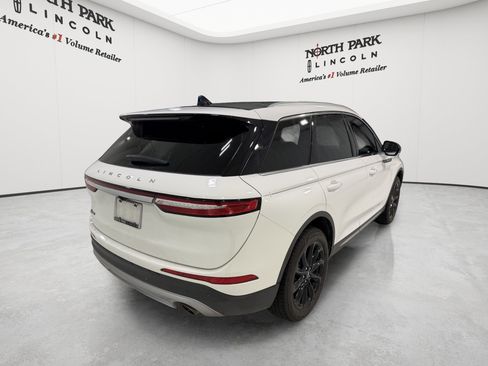 Used 2022 Lincoln Corsair FWD w/ Premium Package image 5