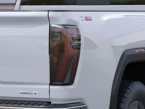 New 2026 GMC Sierra 2500 SLT AWD/4WD image 11