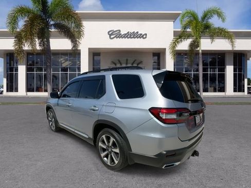 Used 2023 Honda Pilot Touring image 11