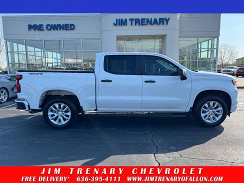 Used 2023 Chevrolet Silverado 1500 Custom image 1