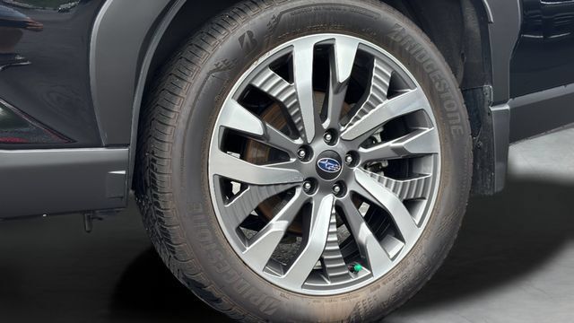 Used 2025 Subaru Forester Touring AWD/4WD image 31