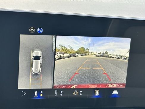 New 2026 Chevrolet Equinox LT w/ Convenience Package II image 11