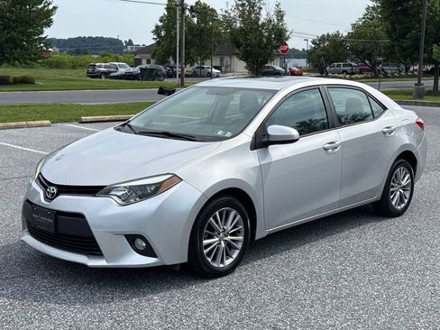 Used 2014 Toyota Corolla LE FWD image 4