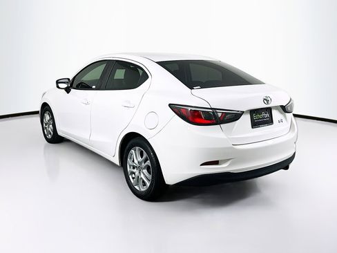 Used 2017 Toyota Yaris iA image 5