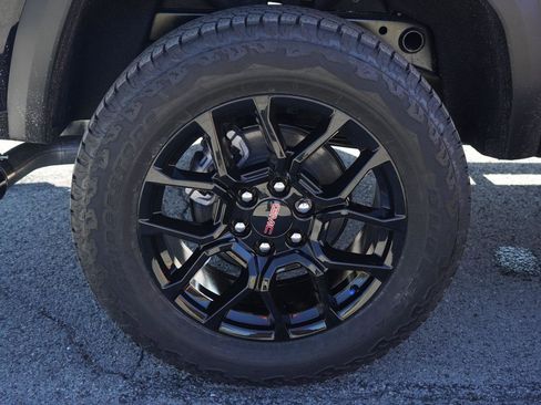 New 2026 GMC Canyon Denali w/ LPO, Denali Black Edition image 12