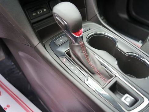 Used 2022 Chevrolet Equinox RS w/ RS Leather Package image 18