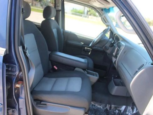 Used 2005 Ford Explorer Sport Trac XLT RWD image 26