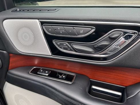 Used 2021 Lincoln Navigator Reserve AWD/4WD image 18