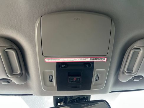 Used 2023 Toyota Camry SE w/ Convenience Package FWD image 18