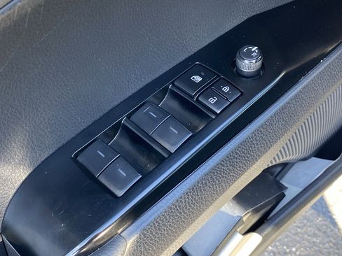 Used 2025 Toyota Camry SE image 16