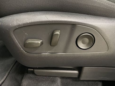 Used 2025 GMC Acadia Elevation image 14