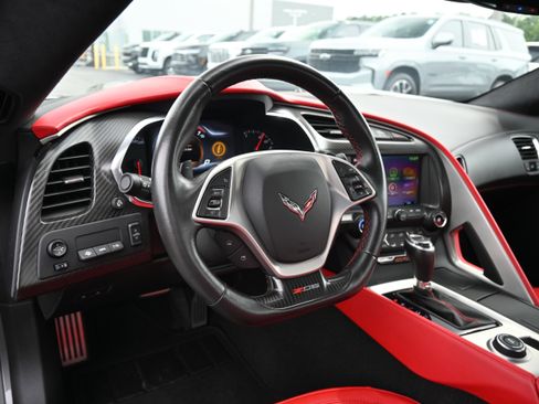 Used 2015 Chevrolet Corvette Z06 w/ 3LZ Preferred Equipment Group RWD image 32