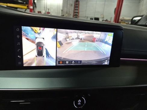 Used 2025 Nissan Murano Platinum image 24