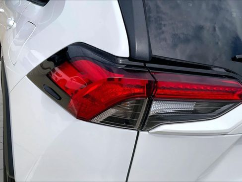 Used 2024 Toyota RAV4 XLE FWD image 27