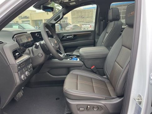 New 2026 Chevrolet Suburban High Country image 19