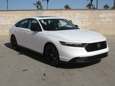 New 2025 Honda Accord SE image 1