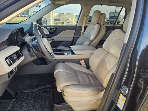 Used 2024 Lincoln Aviator Reserve w/ Equipment Group 201A image 12