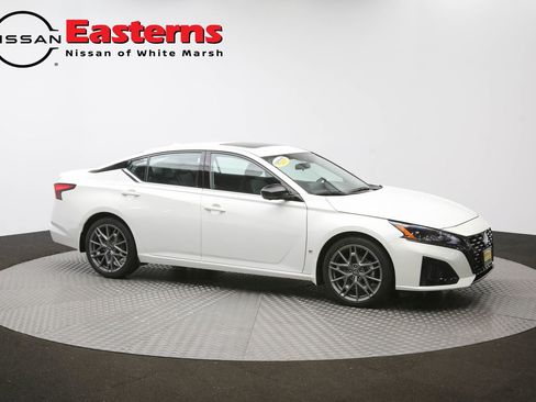 Used 2023 Nissan Altima 2.0 SR FWD image 46