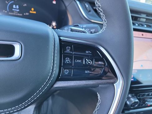 Used 2023 Jeep Grand Cherokee Overland w/ Luxury Tech Group IV image 23