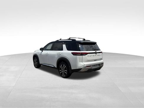 Used 2025 Nissan Pathfinder Platinum AWD/4WD image 3