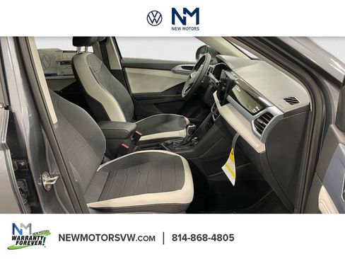 New 2026 Volkswagen Taos SE image 15