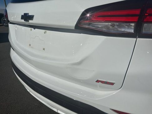 Used 2022 Chevrolet Equinox RS w/ Infotainment Package image 32