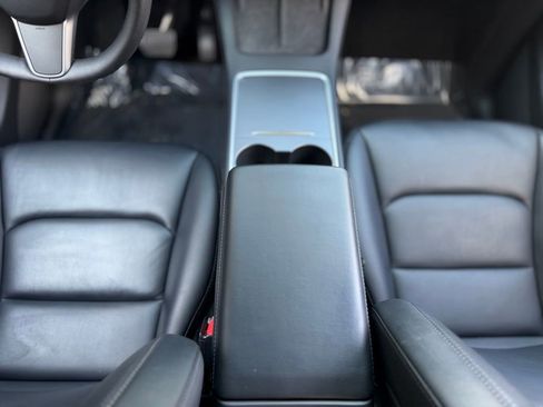 Used 2022 Tesla Model Y Long Range image 46