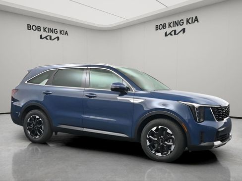 New 2026 Kia Sorento S w/ S Panoramic Sunroof Package FWD image 2