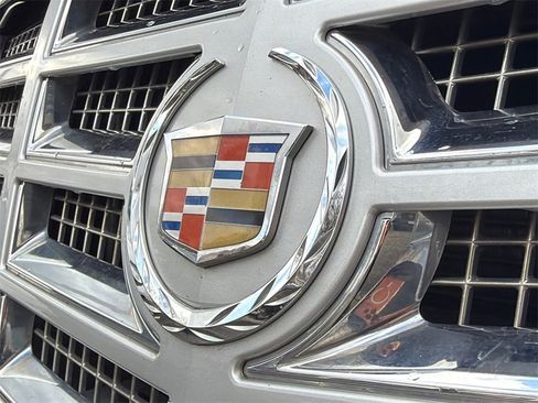 Used 2013 Cadillac Escalade Luxury image 16