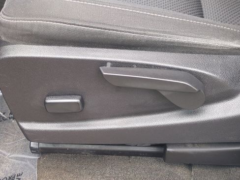 Used 2018 Chevrolet Colorado LT image 22