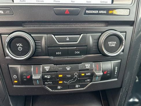 Used 2017 Ford Explorer XLT w/ Equipment Group 202A AWD/4WD image 22