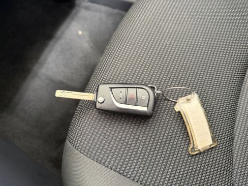 Used 2025 Toyota RAV4 LE image 21