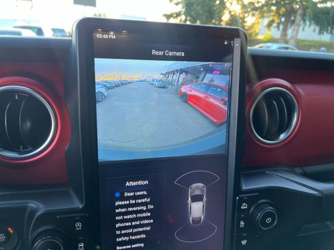 Used 2021 Jeep Wrangler Unlimited Rubicon w/ Xtreme Recon 35" Tire Package image 39