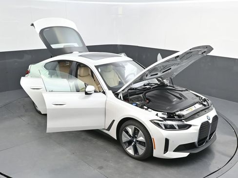 New 2026 BMW i4 eDrive40 w/ Premium Package RWD image 55
