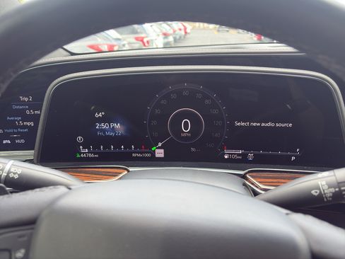 Used 2021 Cadillac Escalade Premium Luxury AWD/4WD image 23