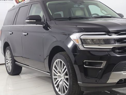 Used 2022 Ford Expedition Limited image 41