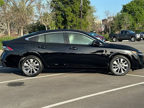 New 2026 Nissan Sentra SL FWD image 3