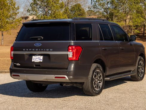 Used 2024 Ford Expedition XLT image 6
