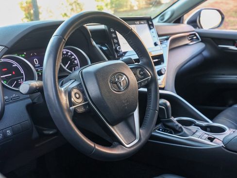 Used 2022 Toyota Camry XLE image 14